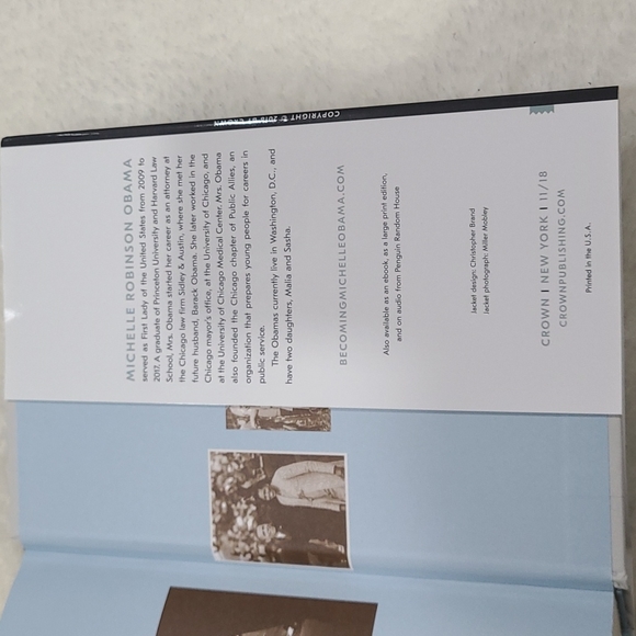 🎄📚 Becoming 📚🎄 - Picture 5 of 7